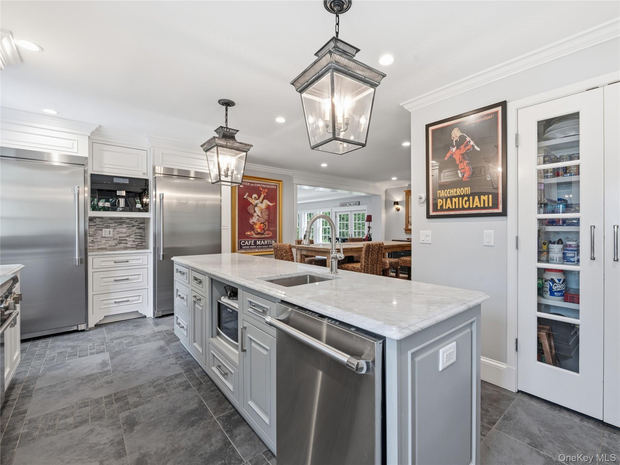140 Remington Road Manhasset, NY 11030 - Photo 13 of 33