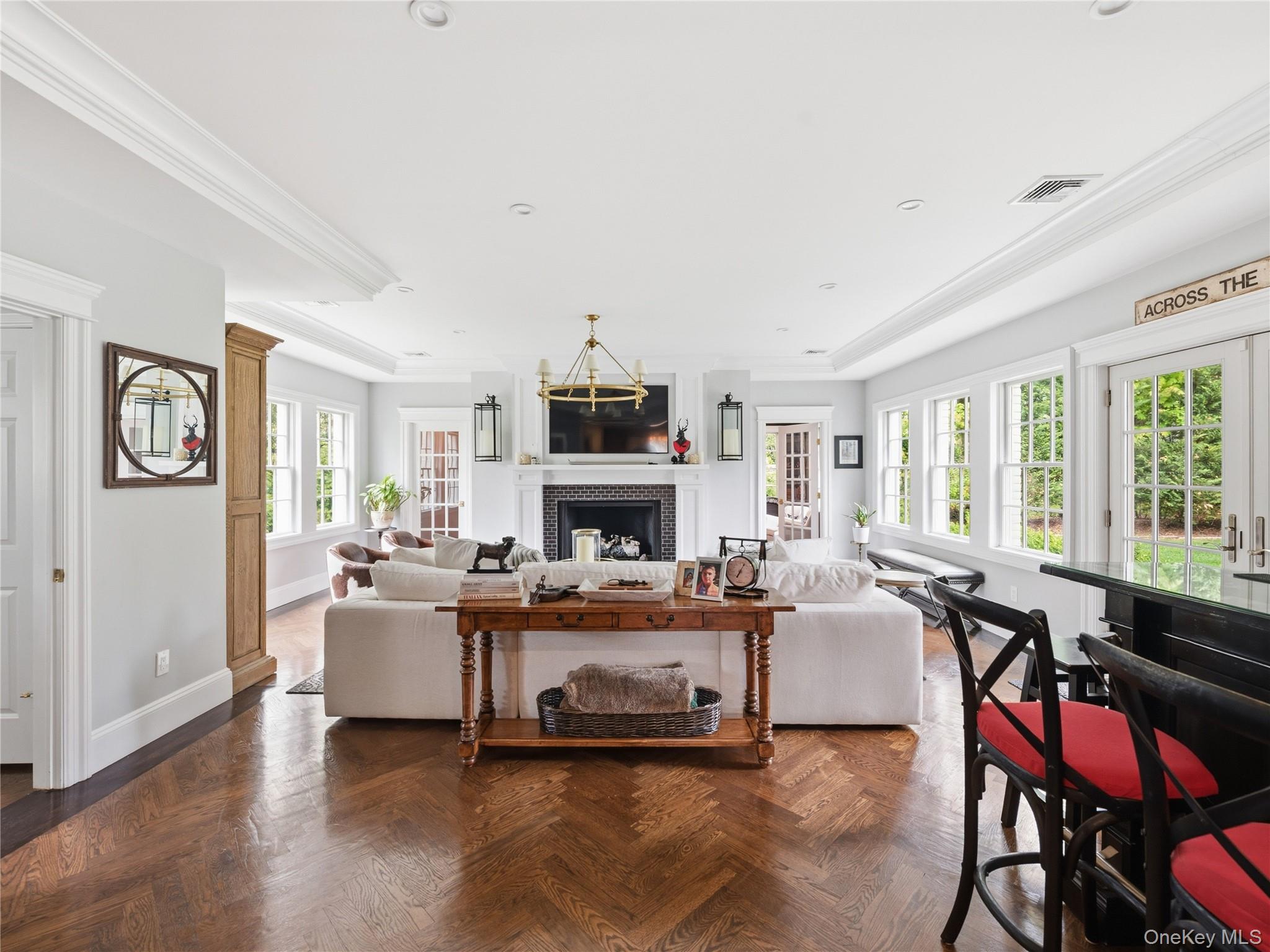 140 Remington Road Manhasset, NY 11030 - Photo 17 of 33