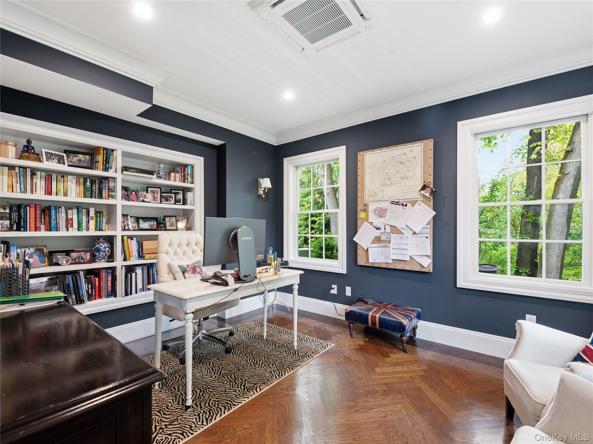140 Remington Road Manhasset, NY 11030 - Photo 20 of 33