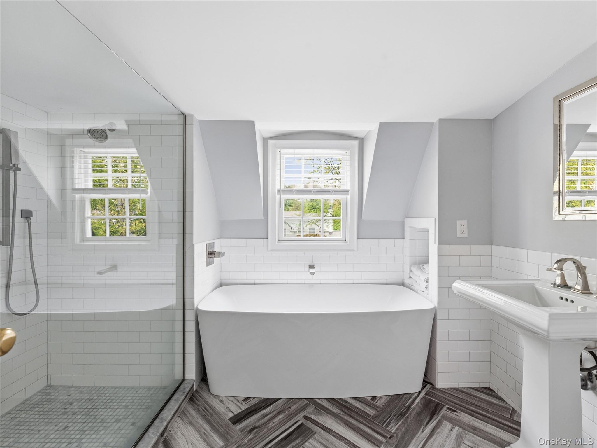 140 Remington Road Manhasset, NY 11030 - Photo 30 of 33