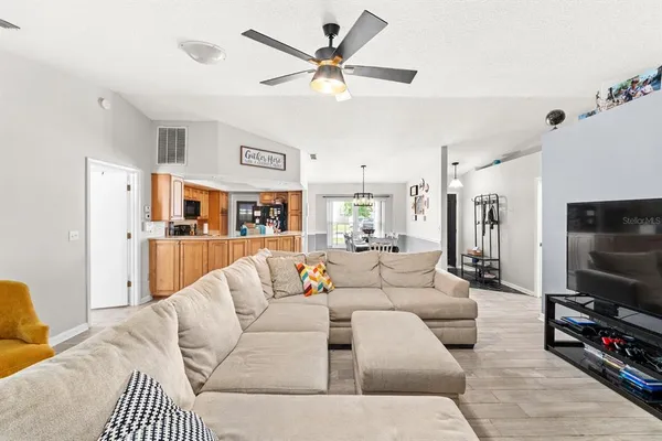 $399,000 | 1916 Cloverdale Court, Lutz, FL 33549