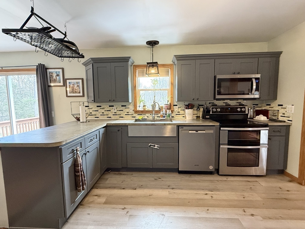 279 Goss Hill Road Chester, MA 01050 - Photo 5 of 37