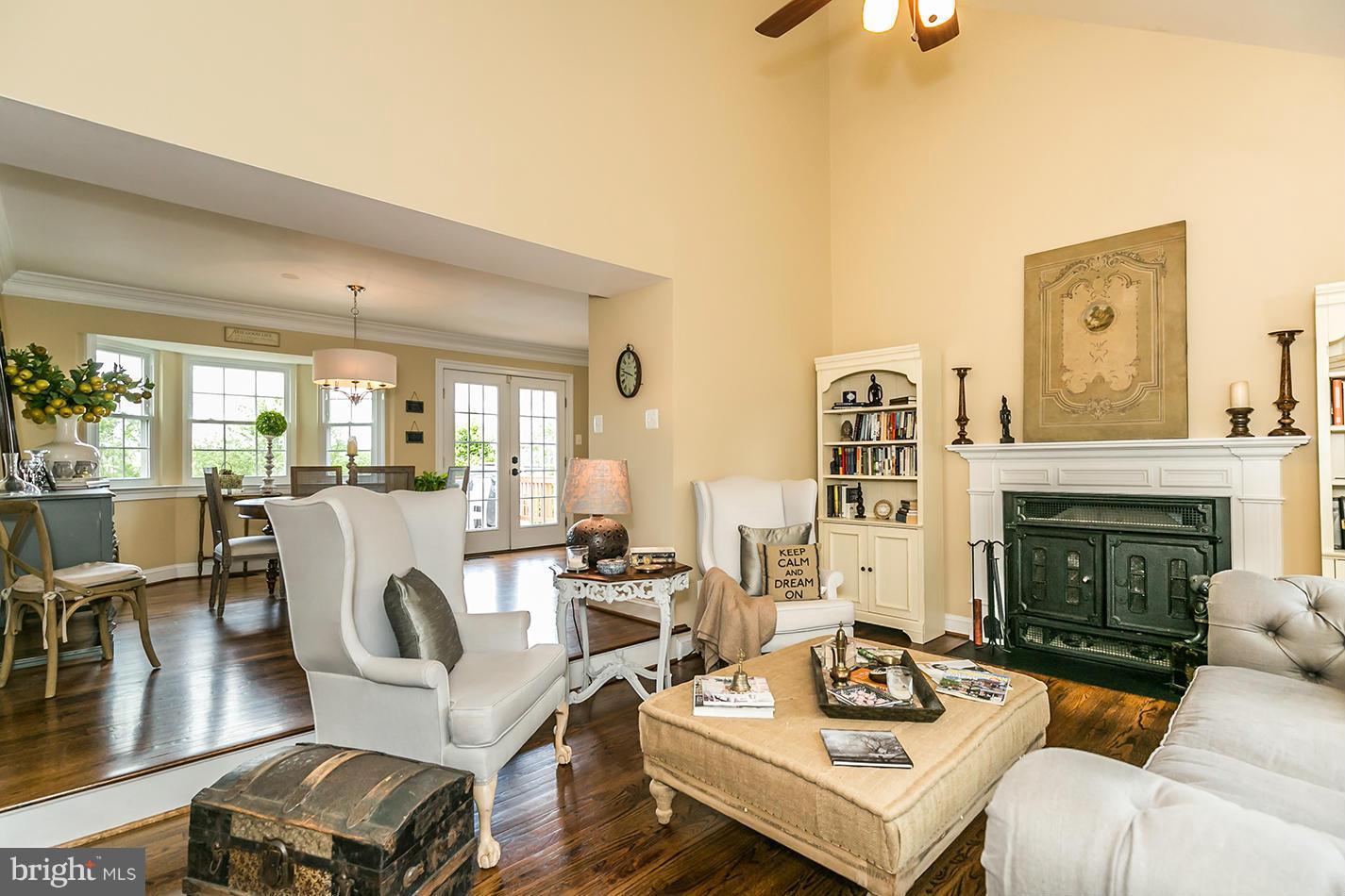 1201 Bishopsgate Way Reston, VA 20194 - Photo 5 of 19 Living Room
