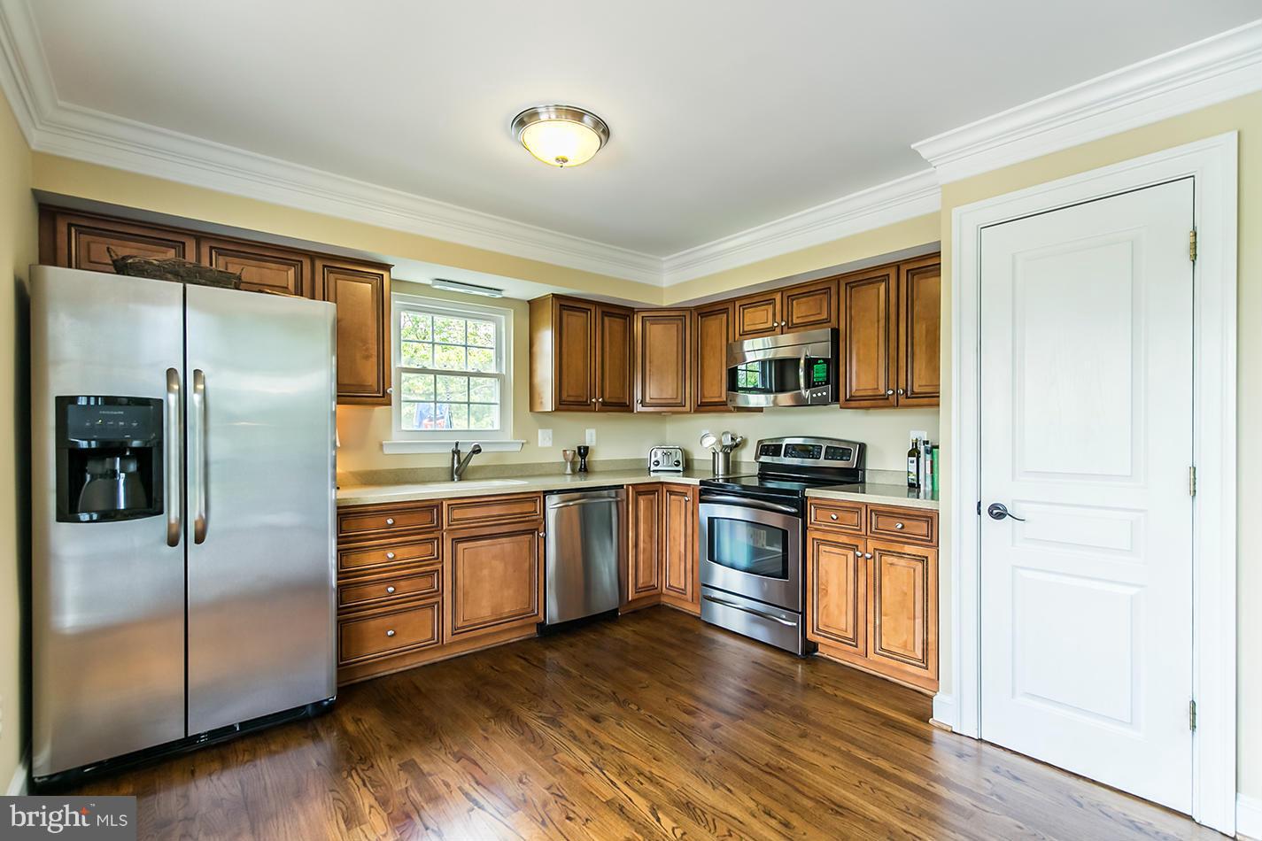 1201 Bishopsgate Way Reston, VA 20194 - Photo 6 of 19 Kitchen