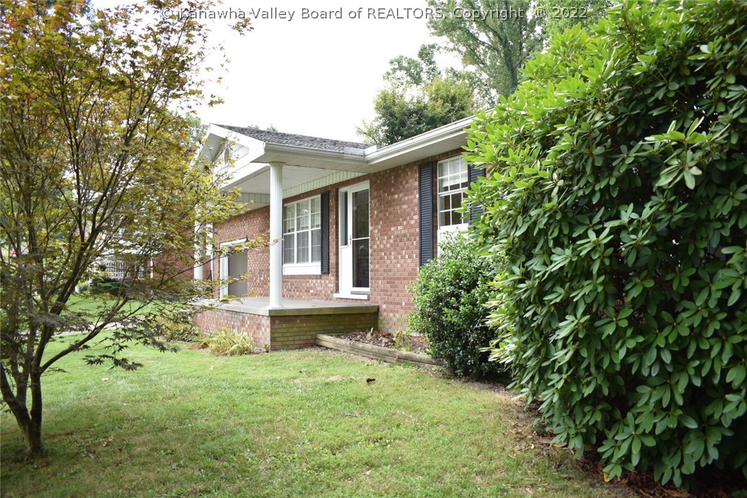 1008 Oakwood Road Culloden, WV 25510 - Photo 5 of 26 Gallery Image 5