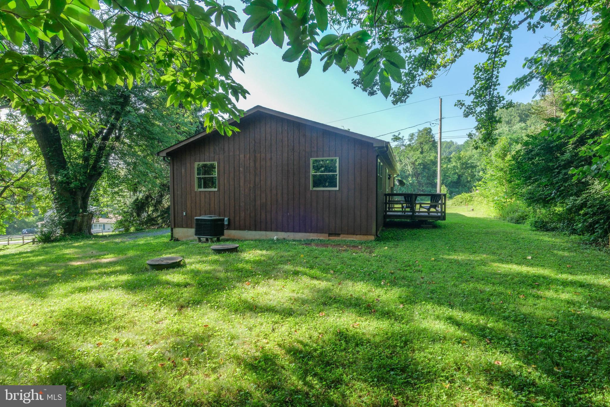 16 Head Waters Road Chester Gap, VA 22623 - Photo 6 of 43