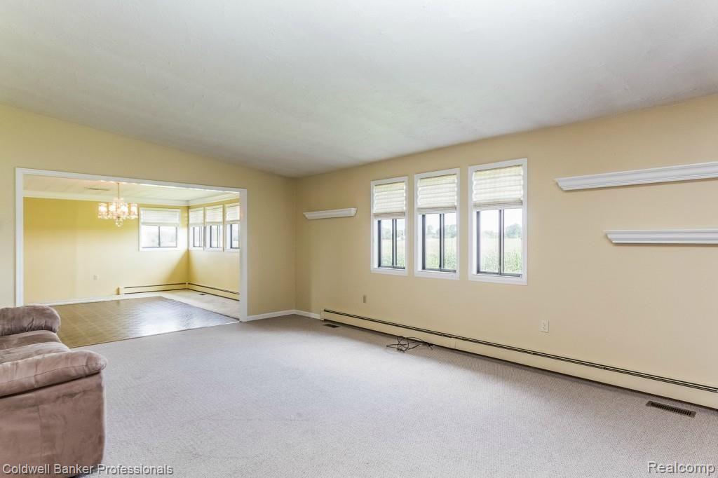 11730 Fisher Road Yale, MI 48097 - Photo 18 of 52 019-Family_Room-1987622-large.jpg