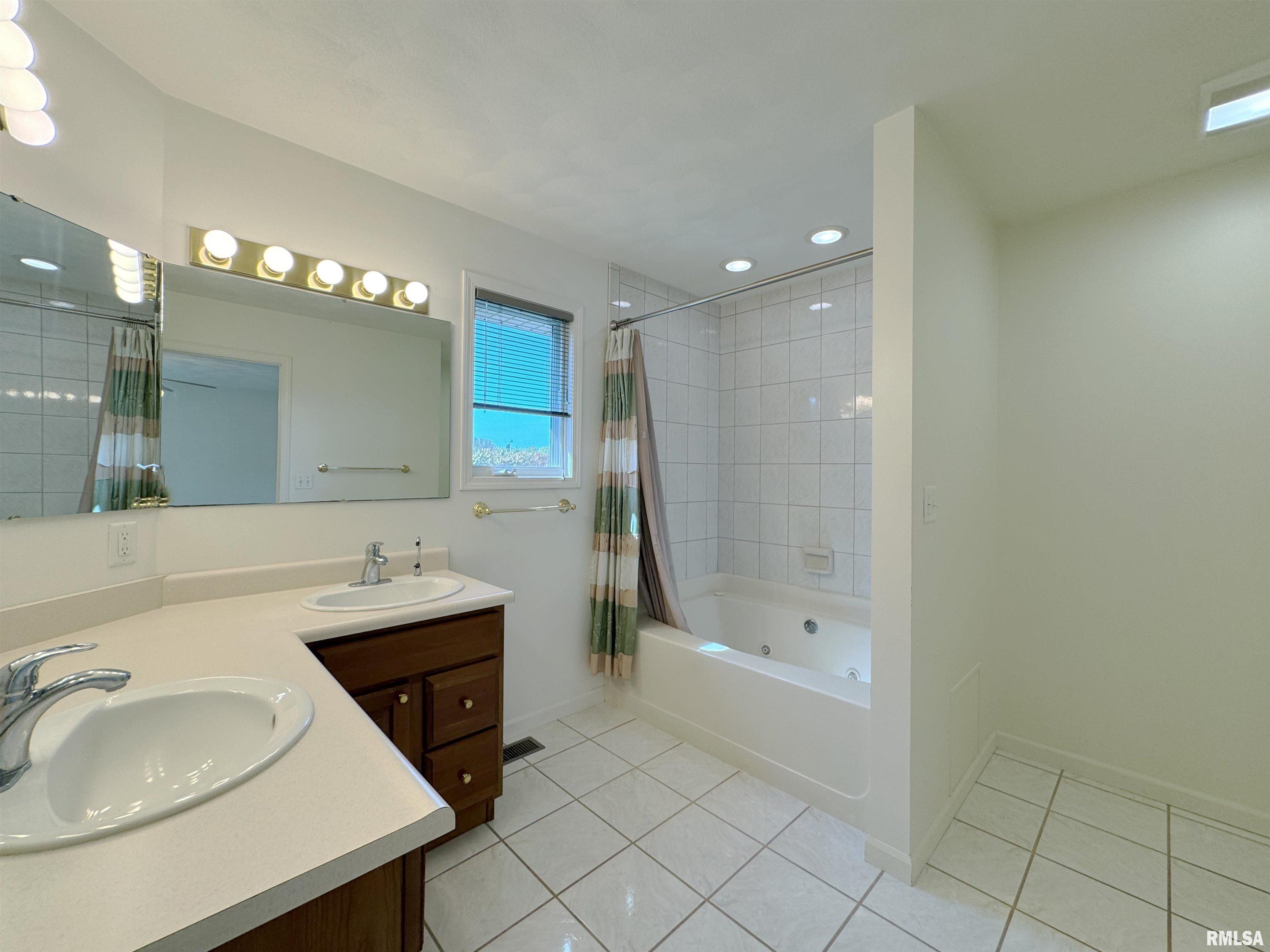3628 East Westbrook Road Chillicothe, IL 61523 - Photo 25 of 68 Gallery Image 25
