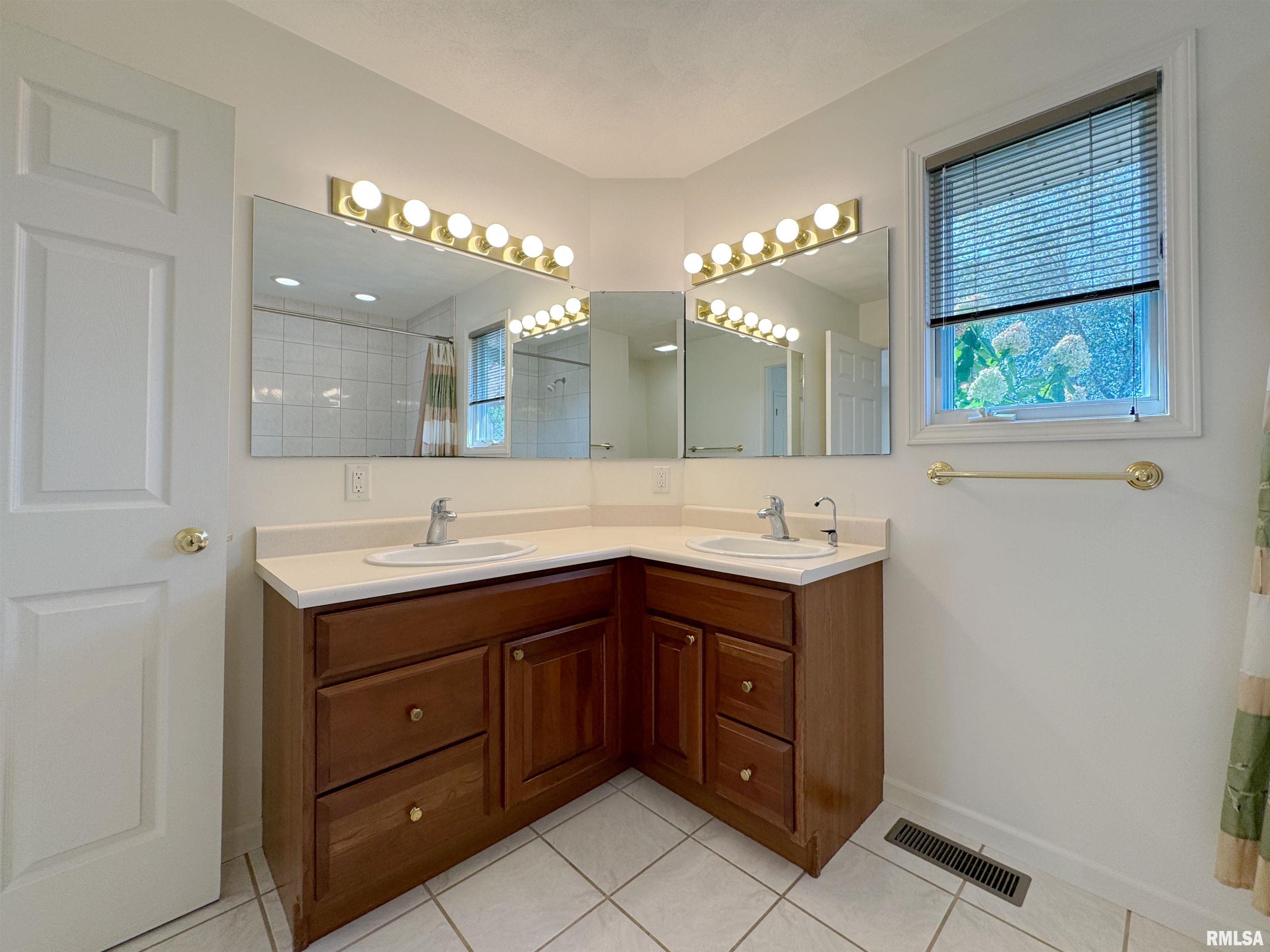 3628 East Westbrook Road Chillicothe, IL 61523 - Photo 26 of 68 Gallery Image 26