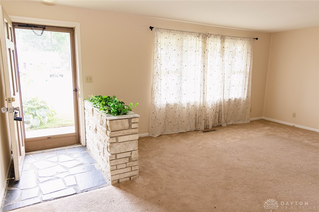 174 Broadripple Road Dayton, OH 45458 - Photo 8 of 29 Gallery Image 8