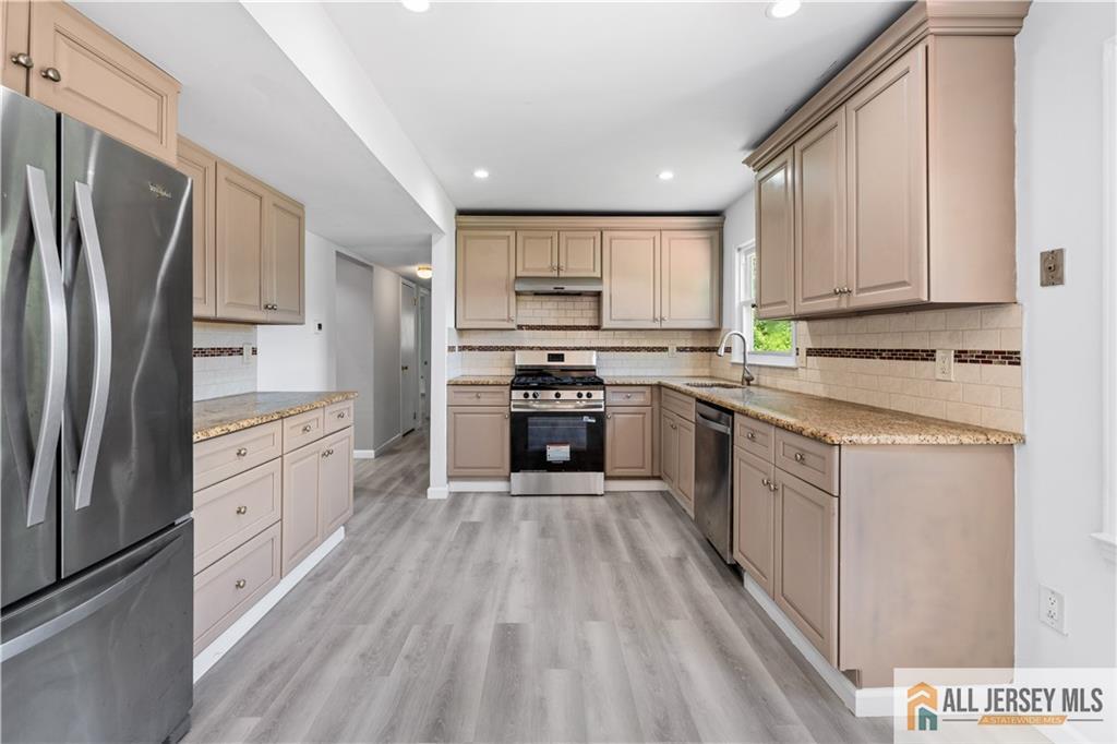 726 New Brunswick Road Somerset, NJ 08873 - Photo 7 of 27