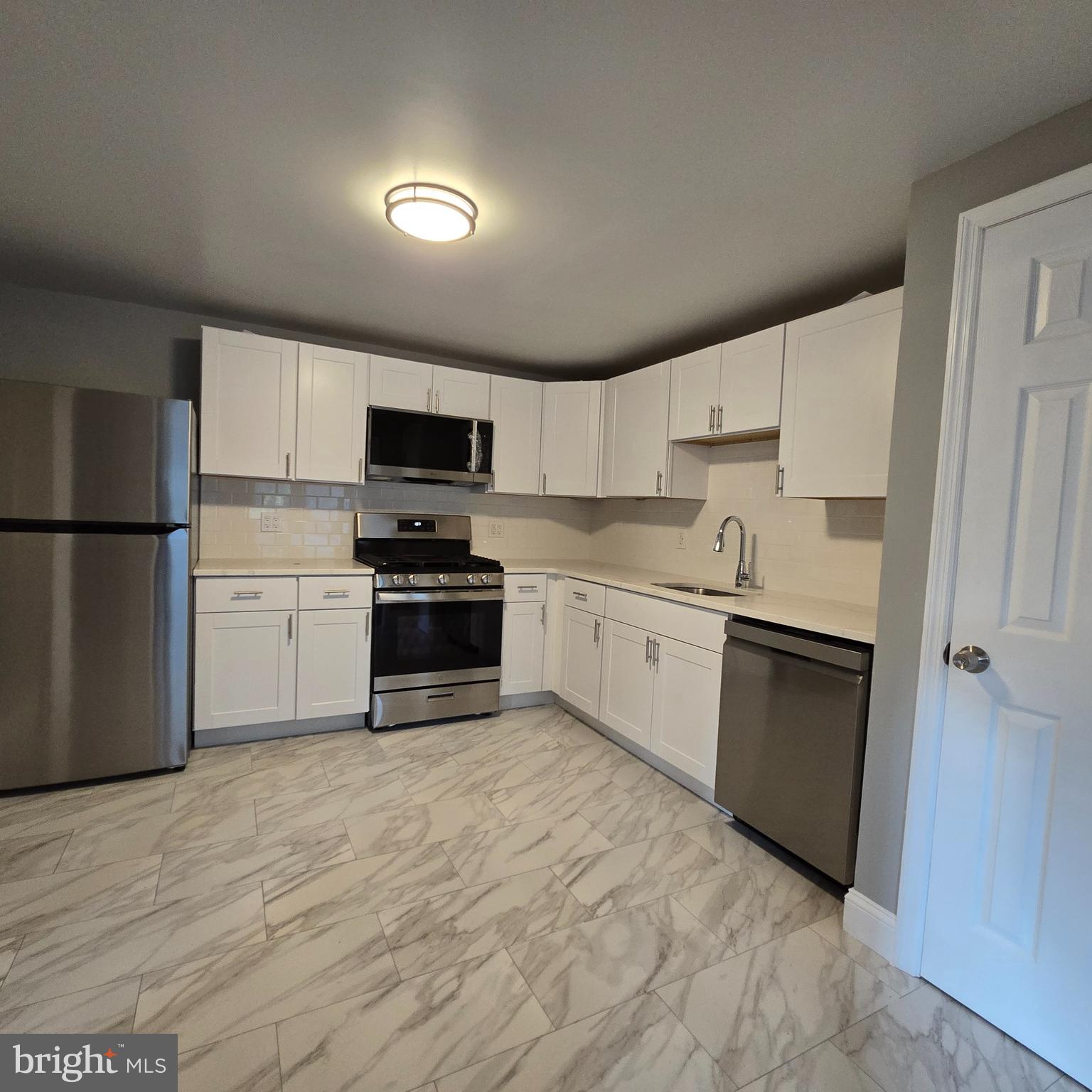 433 East Maple Avenue Lindenwold, NJ 08021 - Photo 16 of 37