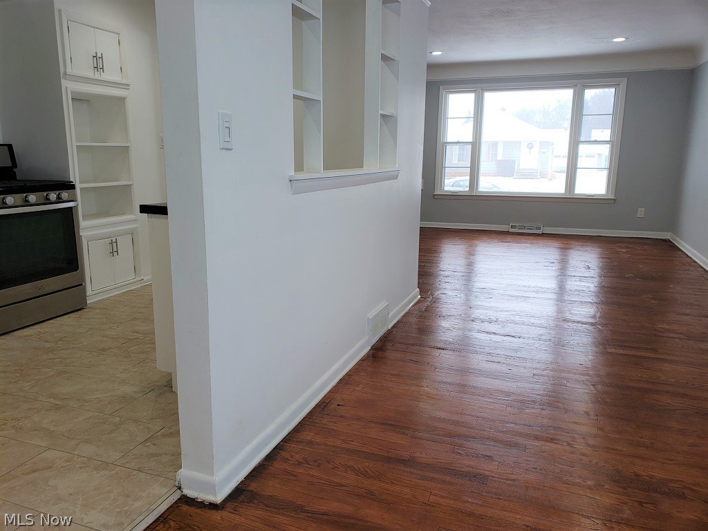 14104 Wheeler Road Maple Heights, OH 44137 - Photo 9 of 29
