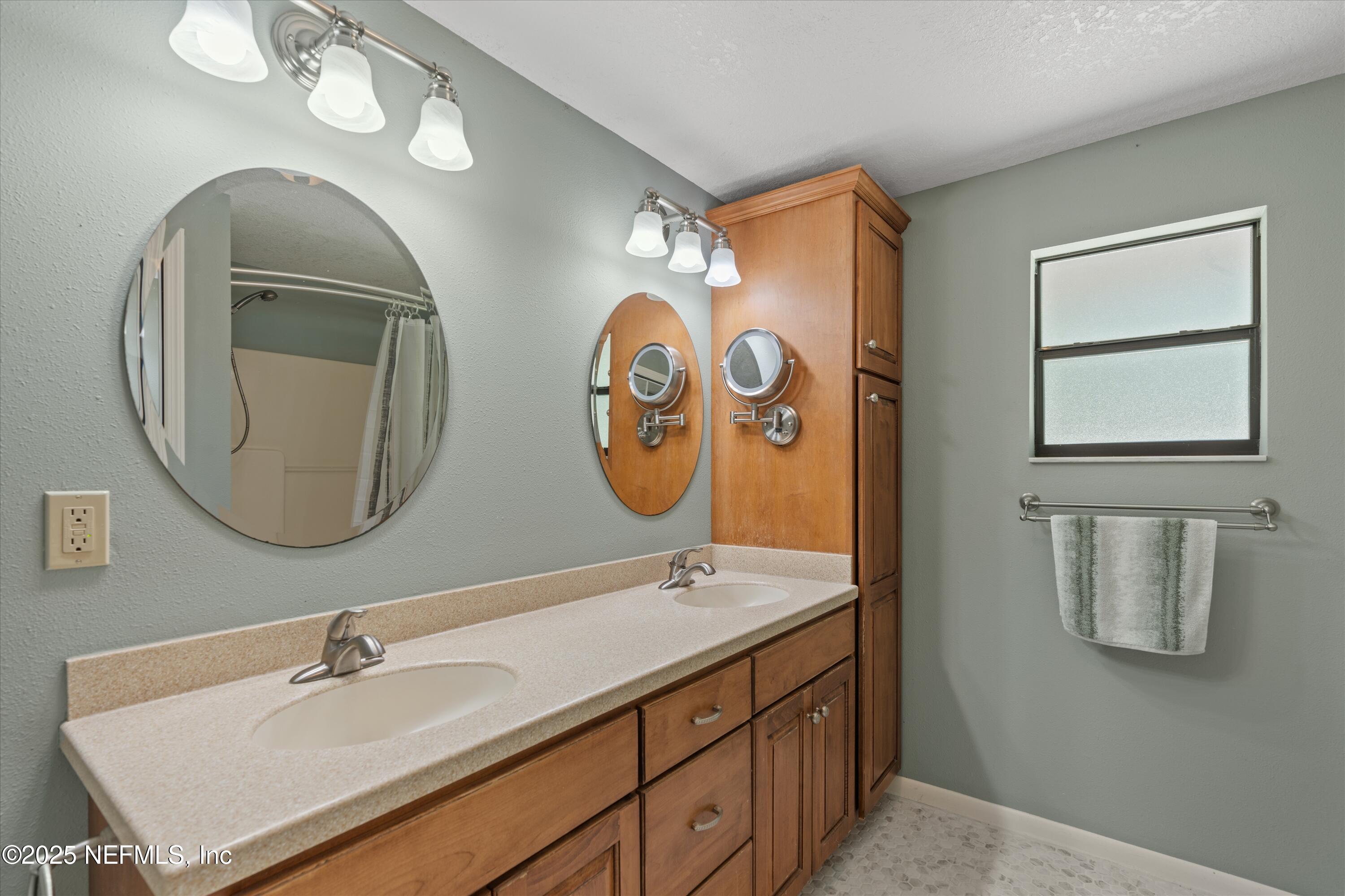 145 Finnigan Road Satsuma, FL 32189 - Photo 30 of 43 26-Upstairs Bathroom