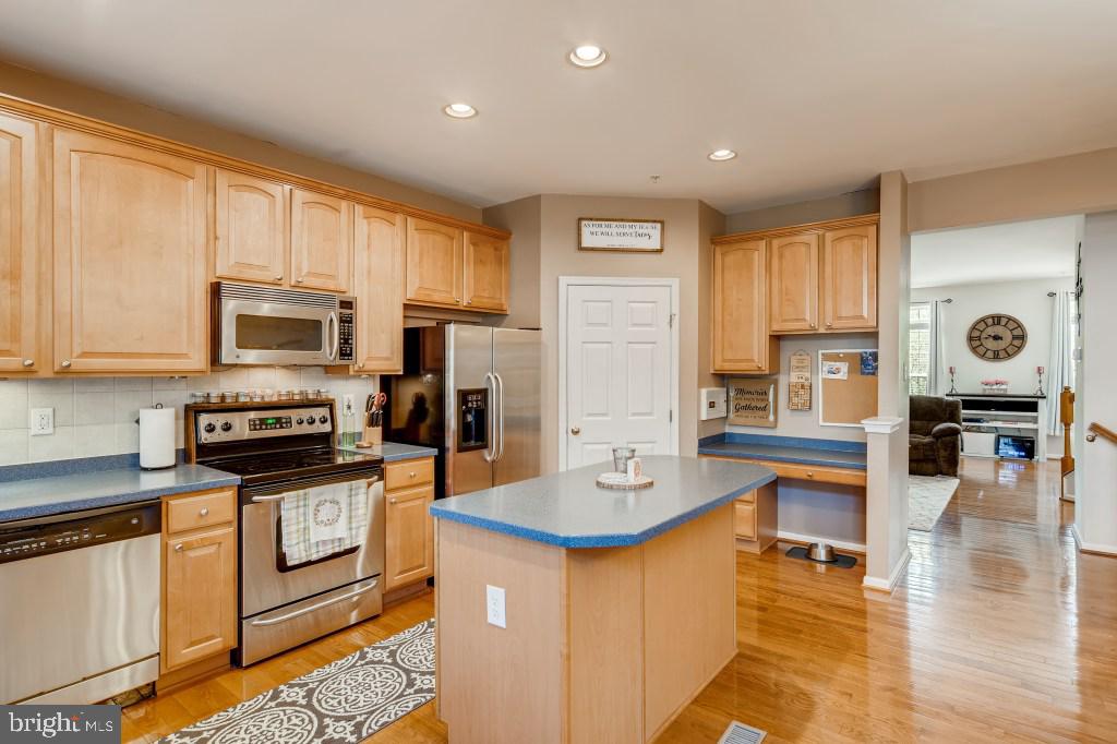 5130 Key View Way Perry Hall, MD 21128 - Photo 13 of 38 Room for Multiple Cooks for the Holidays