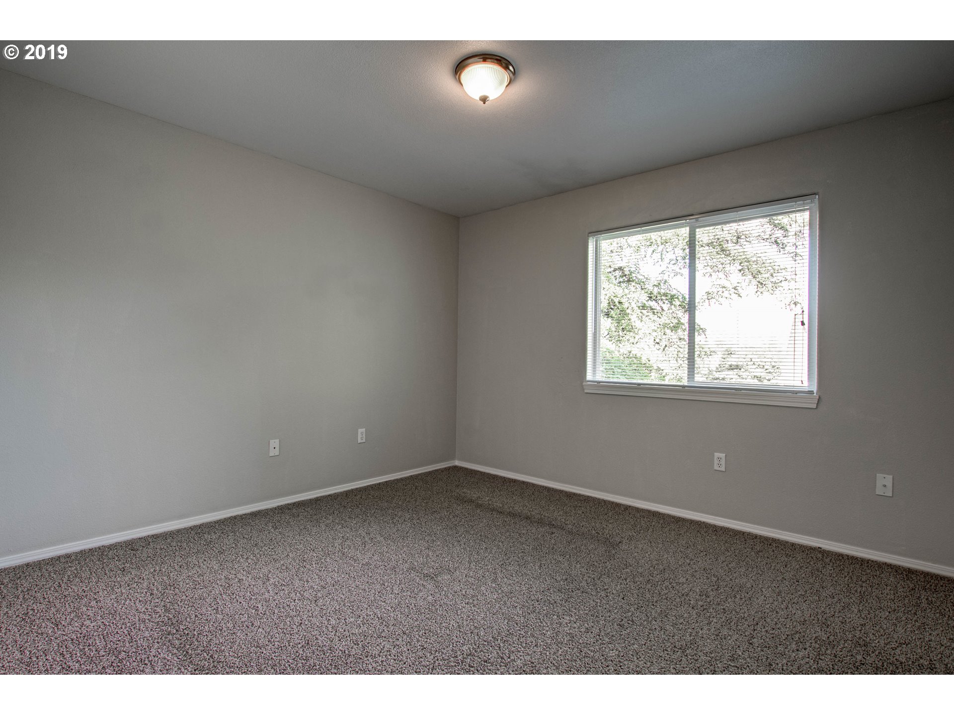838 Northwest Elm Street Camas, WA 98607 - Photo 5 of 16 Gallery Image 5