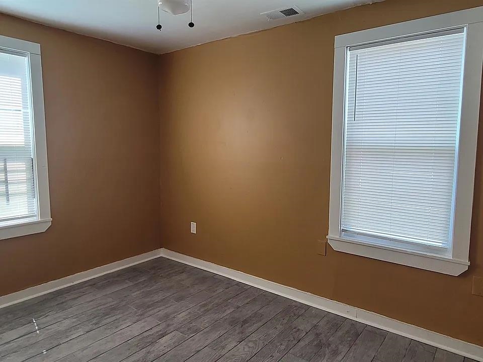 2344 Warren Street Memphis, TN 38106 - Photo 6 of 9 an empty room with a window