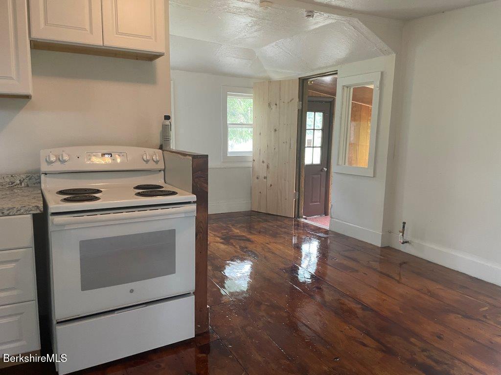 21 Woodleigh Road Pittsfield, MA 01201 - Photo 3 of 27 20260623_192211550_iOS