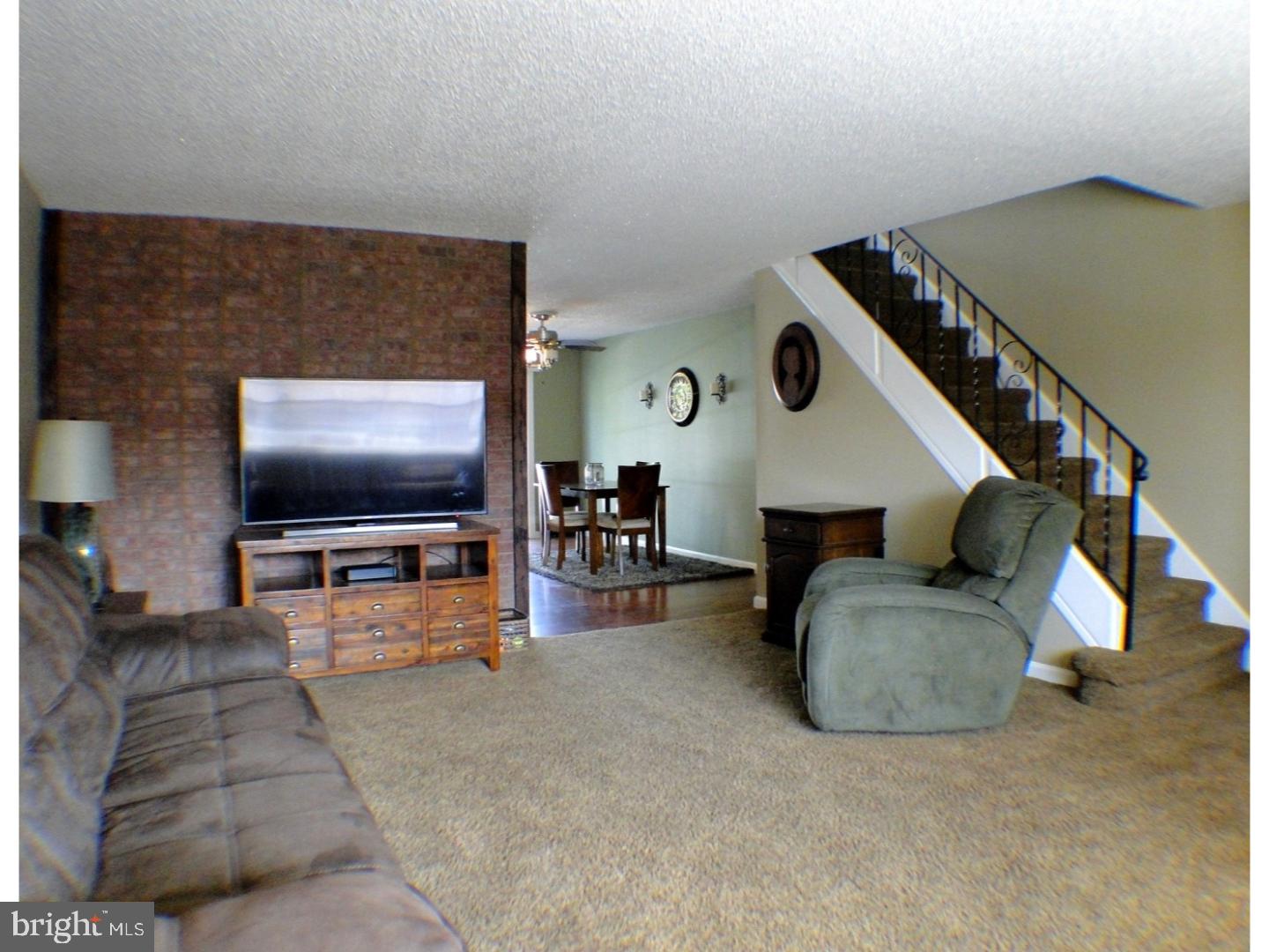 11810 Millbrook Road Philadelphia, PA 19154 - Photo 4 of 25 Gallery Image 4