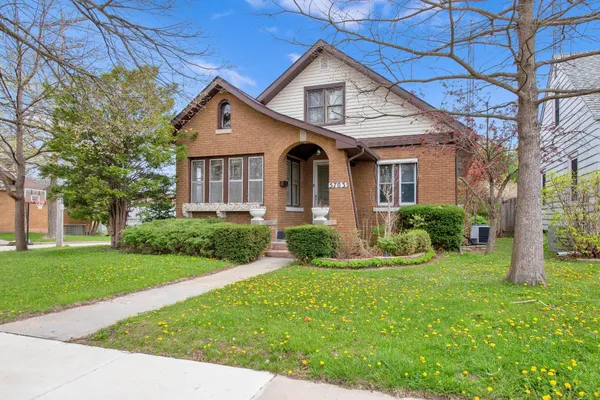 $249,900 | 5703 36th Avenue, Kenosha, WI 53144