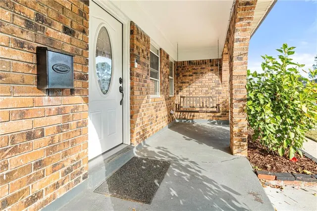 $299,000 | 516 West Marlin Court, Terrytown, LA 70056