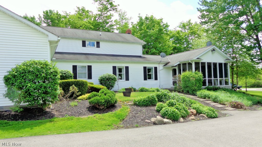 10990 Bell Road Newbury, OH 44065 - Photo 3 of 23 Gallery Image 3