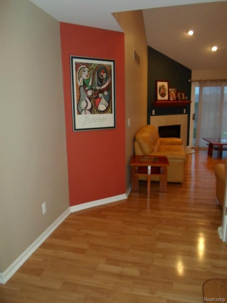 16647 Country Ridge Lane Macomb, MI 48044 - Photo 7 of 28 SAM_1489.jpg