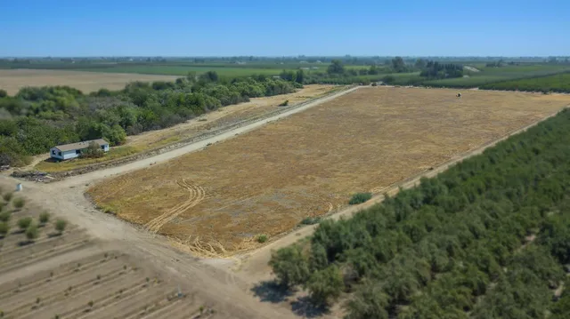 a view of a outdoor space