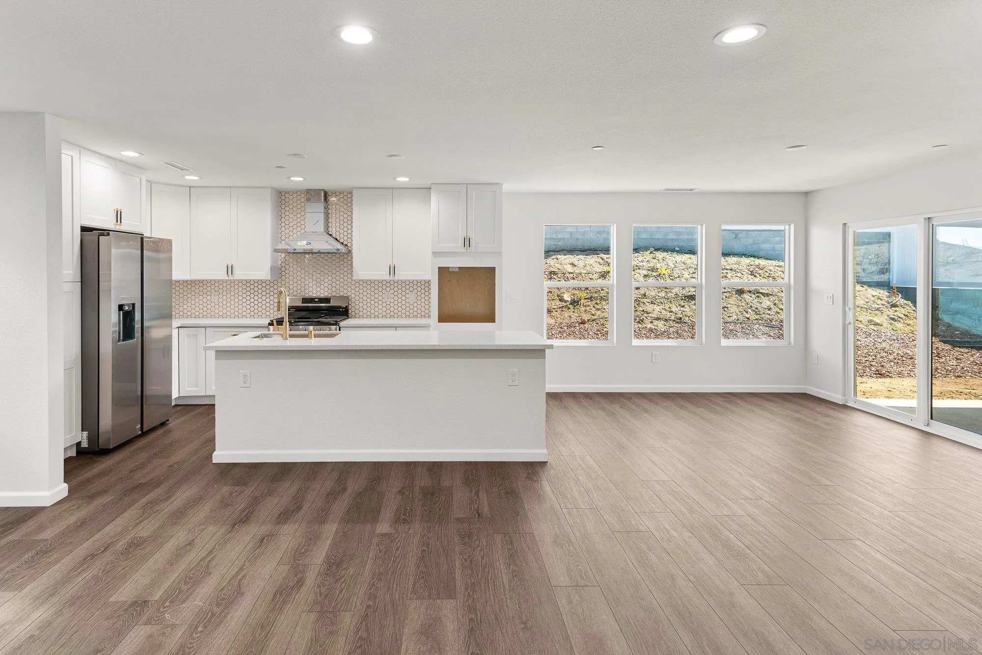 9099 Rosedale Drive Spring Valley, CA 91977 - Photo 8 of 48 Gallery Image 8