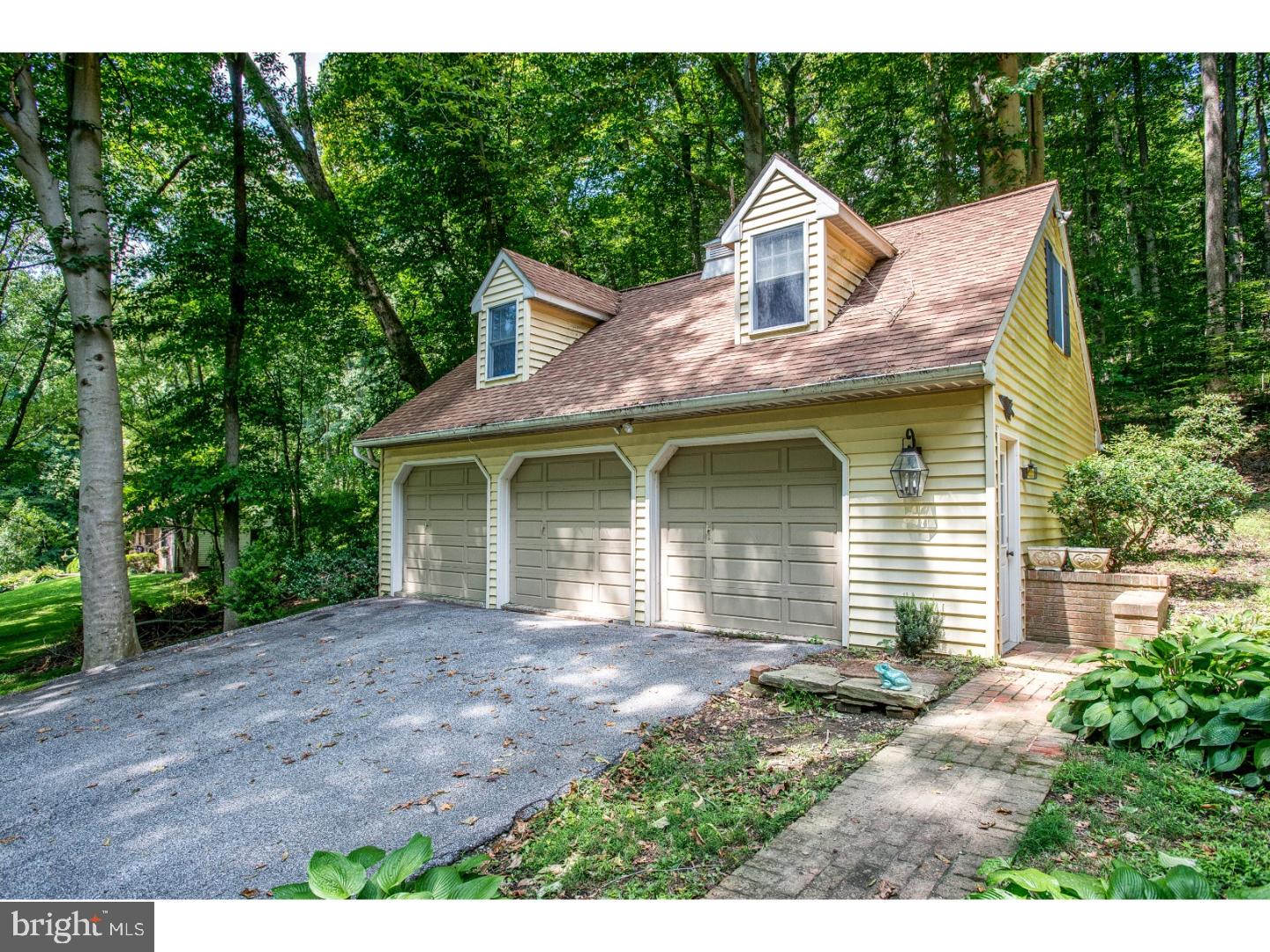 287 Chesterville Road Landenberg, PA 19350 - Photo 4 of 24 Garage