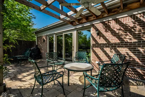 $850,000 | 220 Olde Mill Cove, Indianapolis, IN 46260