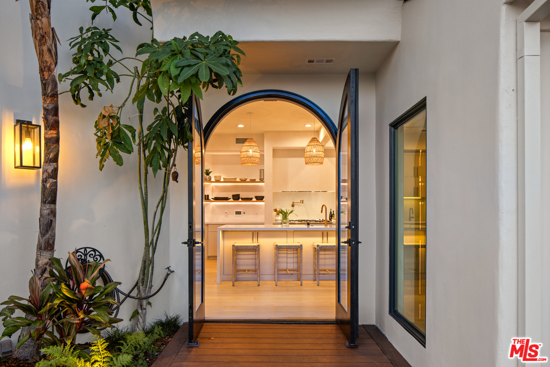 5868 Zumirez Drive Malibu, CA 90265 - Photo 29 of 54