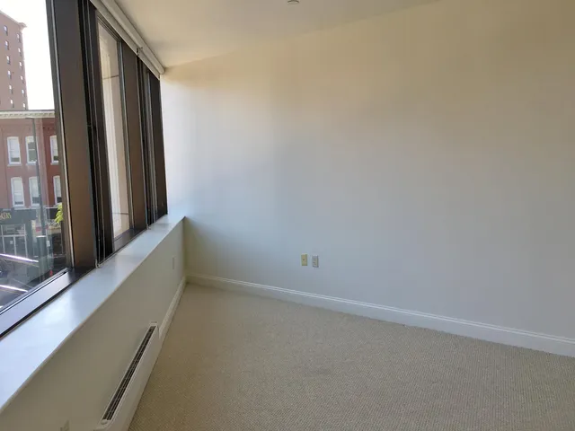 $2,512 | 875 Elm Street, Unit 212, Manchester, NH 03101