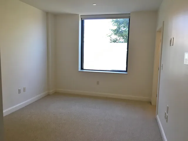 $2,512 | 875 Elm Street, Unit 212, Manchester, NH 03101