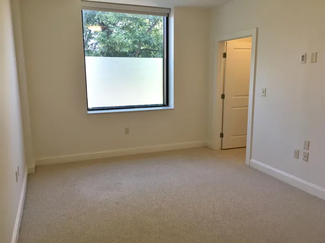 $2,512 | 875 Elm Street, Unit 212, Manchester, NH 03101