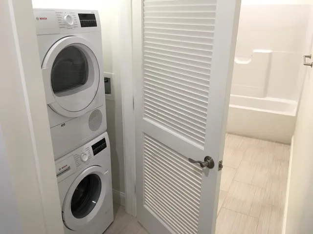 $2,512 | 875 Elm Street, Unit 212, Manchester, NH 03101