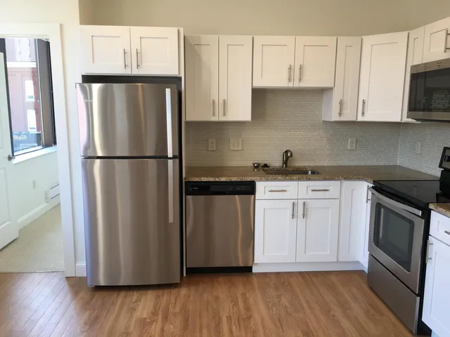 $2,512 | 875 Elm Street, Unit 212, Manchester, NH 03101