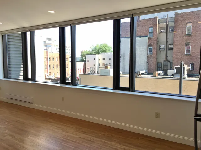 $2,512 | 875 Elm Street, Unit 212, Manchester, NH 03101