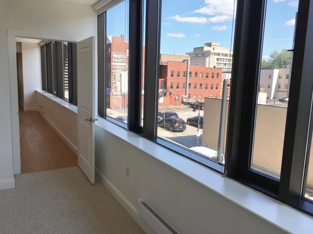 $2,512 | 875 Elm Street, Unit 212, Manchester, NH 03101