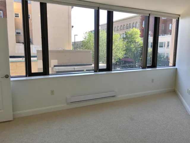 $2,512 | 875 Elm Street, Unit 212, Manchester, NH 03101