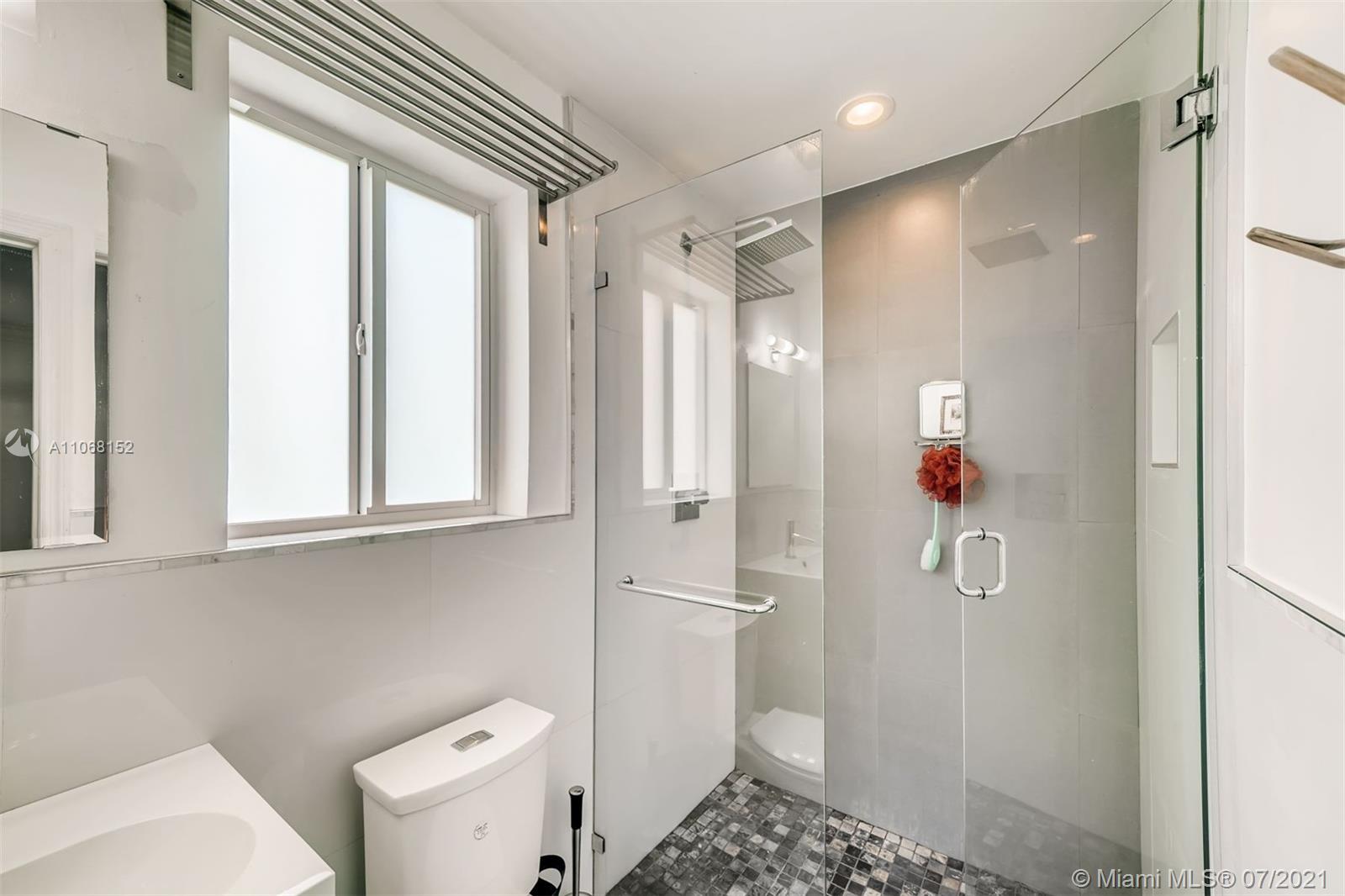 1909 North Park Road Hollywood, FL 33021 - Photo 3 of 28 Gallery Image 3
