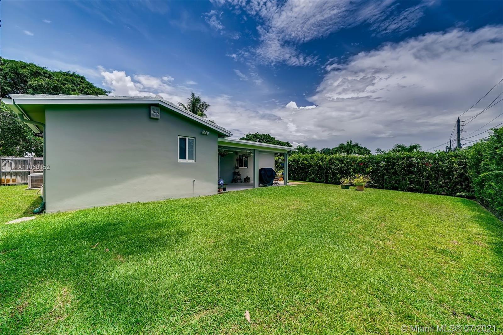 1909 North Park Road Hollywood, FL 33021 - Photo 26 of 28 Gallery Image 26