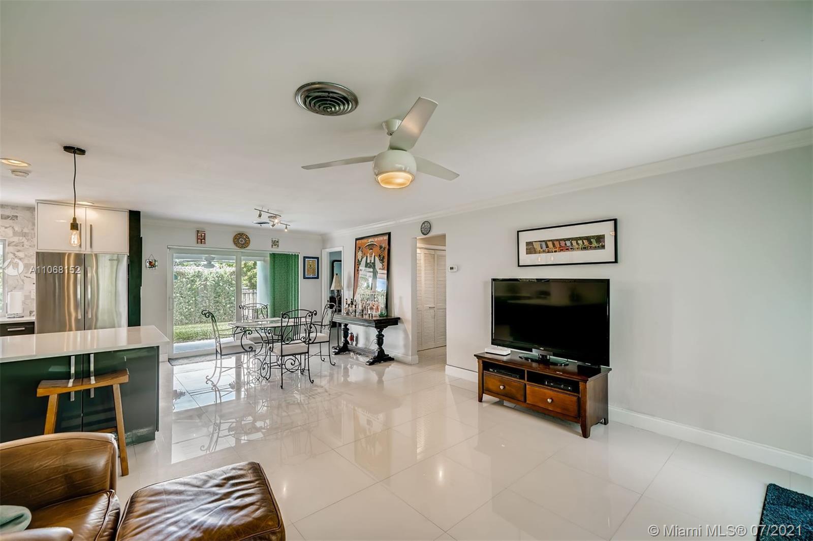 1909 North Park Road Hollywood, FL 33021 - Photo 4 of 28 Gallery Image 4