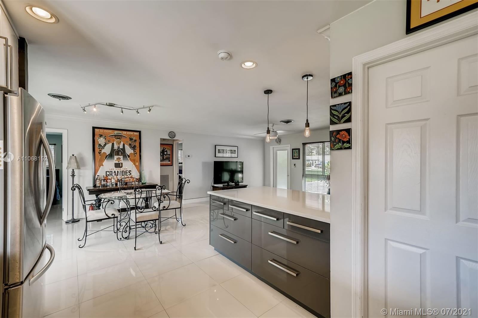 1909 North Park Road Hollywood, FL 33021 - Photo 6 of 28 Gallery Image 6