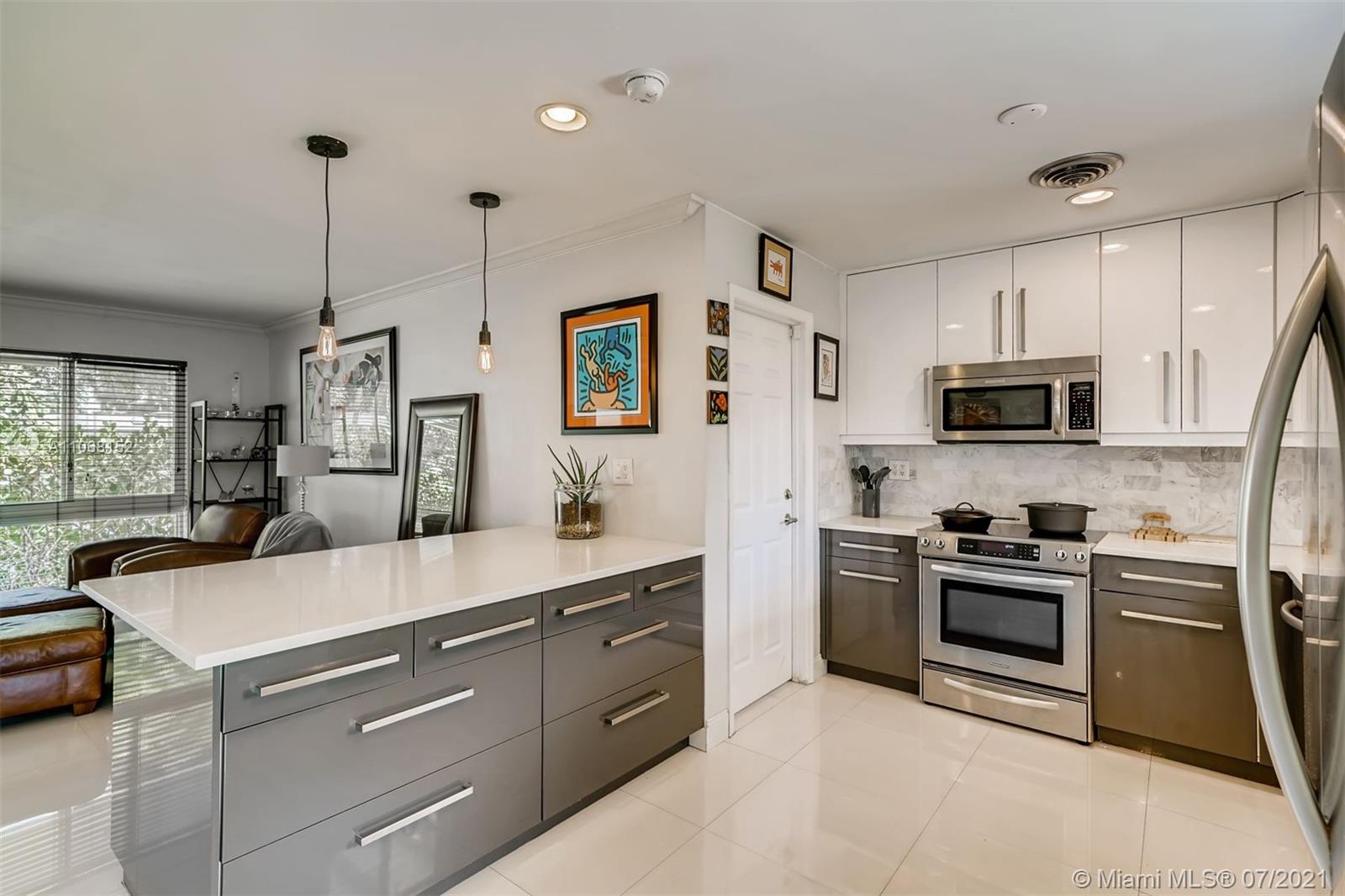 1909 North Park Road Hollywood, FL 33021 - Photo 9 of 28 Gallery Image 9