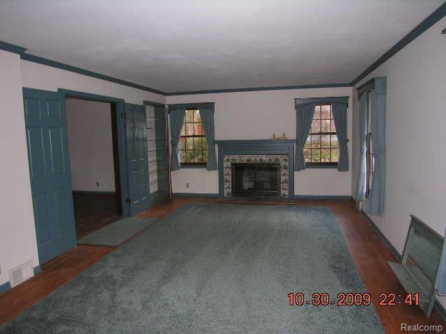 982 Rock Spring Road Bloomfield Hills, MI 48304 - Photo 4 of 12 living room