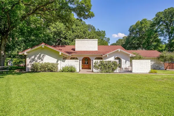 $775,000 | 4325 Elmwood Drive, Benbrook, TX 76116