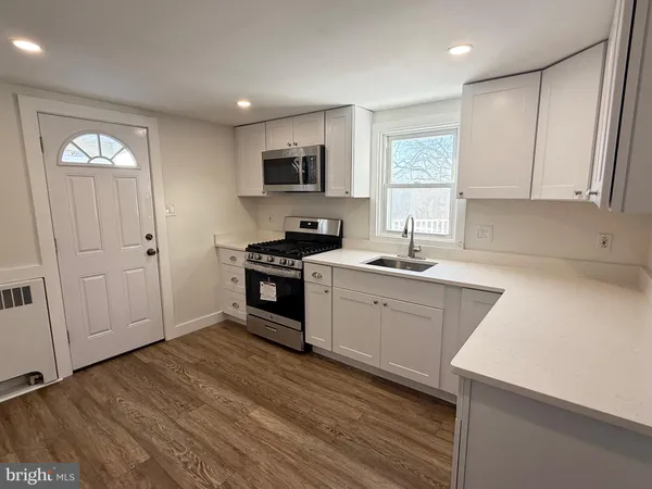 $2,000 | 726 Hilltown Pike, Hatfield, PA 19440