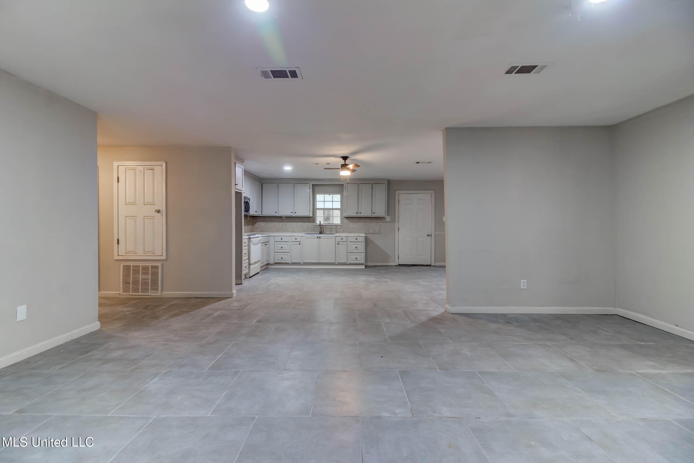163B Burnis Havard Road, Unit B Perkinston, MS 39573 - Photo 3 of 59 163B Burnis Havard (19)