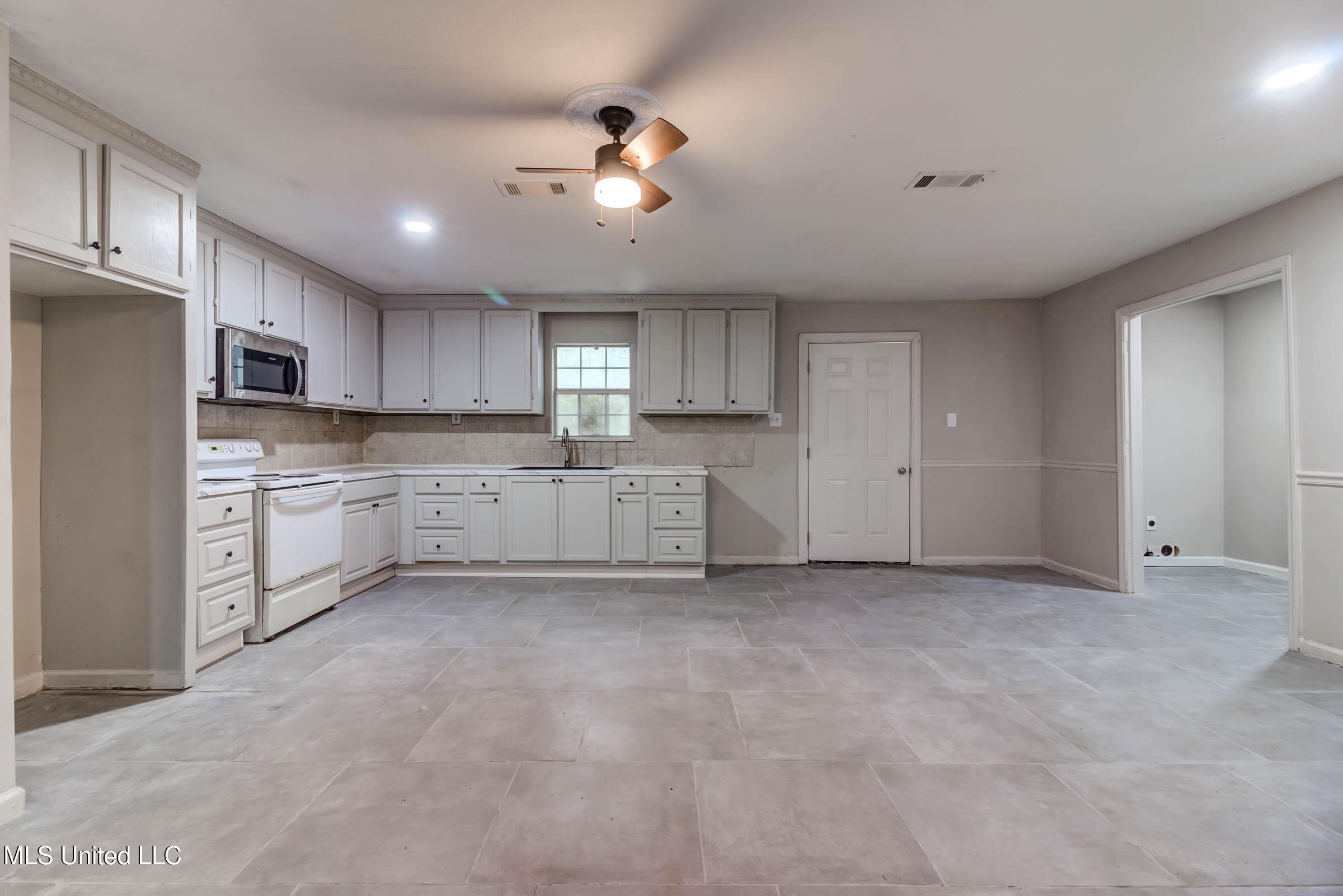 163B Burnis Havard Road, Unit B Perkinston, MS 39573 - Photo 9 of 59 163B Burnis Havard (25)